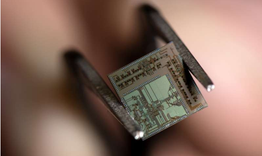 自動(dòng)駕駛，無(wú)線收發(fā)器,自動(dòng)駕駛，5G